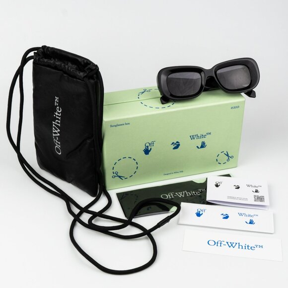 NEW Off-White CARRARA 007 Black Dark Grey Unisex Rectangular Sunglasses - Picture 11 of 13